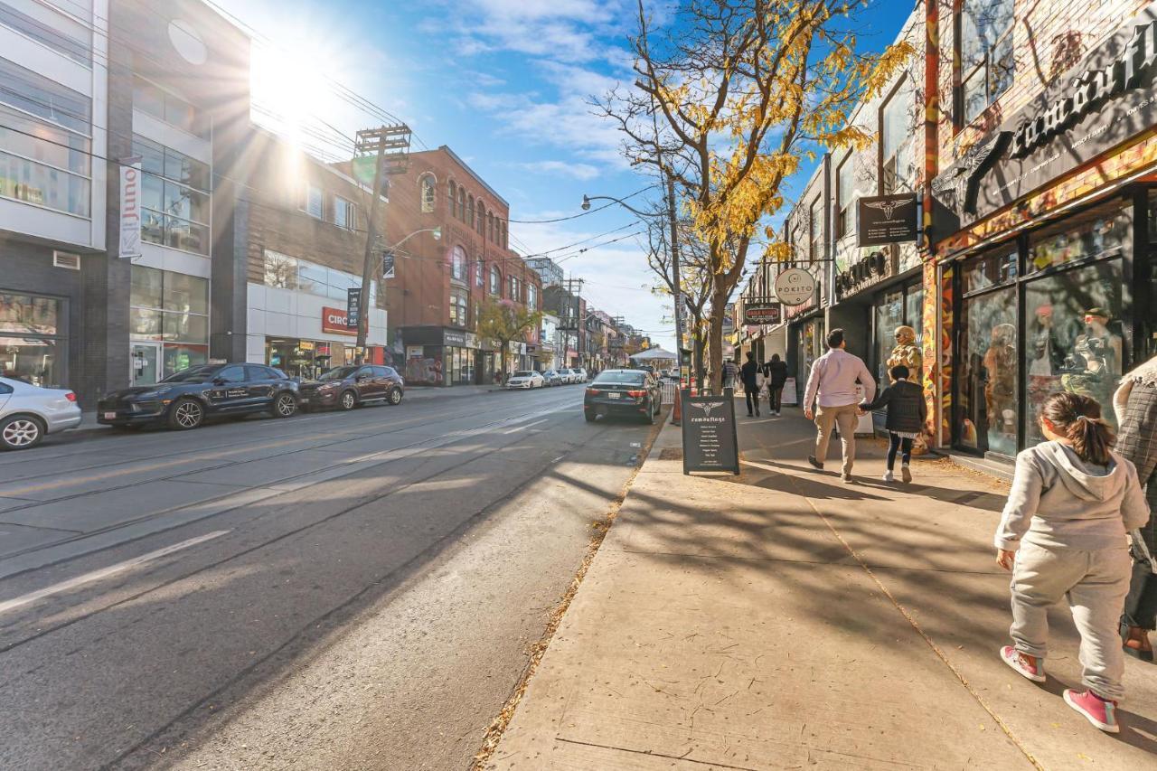Amazing Fully Renovated Apartment On Queen St. Toronto Exteriör bild
